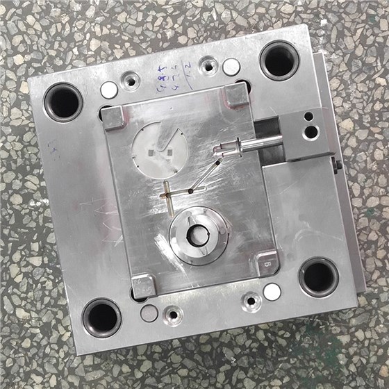 塑膠模具定制：大型模具的制造難點(diǎn)