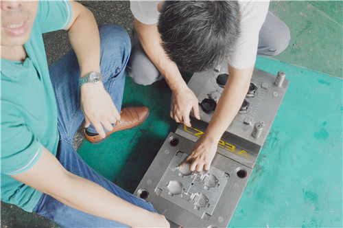 注塑模具設(shè)計加工