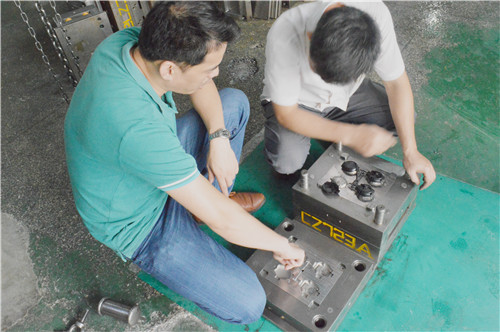 專業(yè)注塑模具廠 專業(yè)注塑模具廠